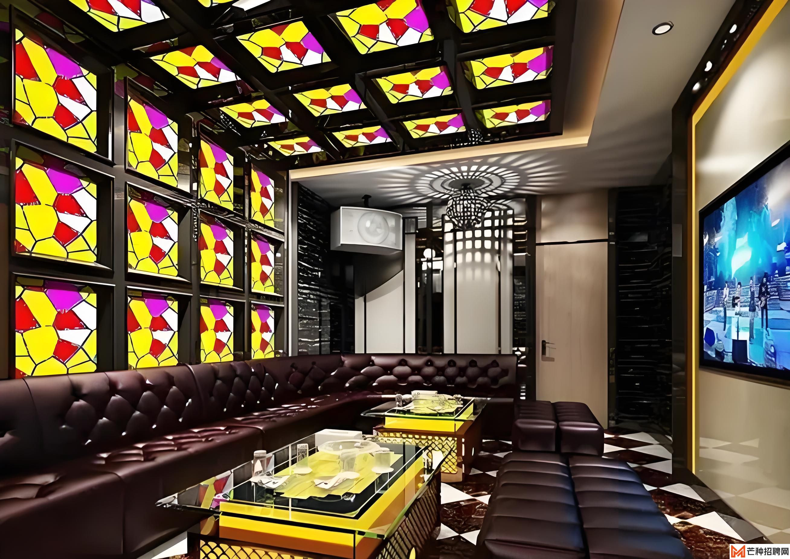 繁华地段夜场急招全职女服务员，收入翻倍的秘密